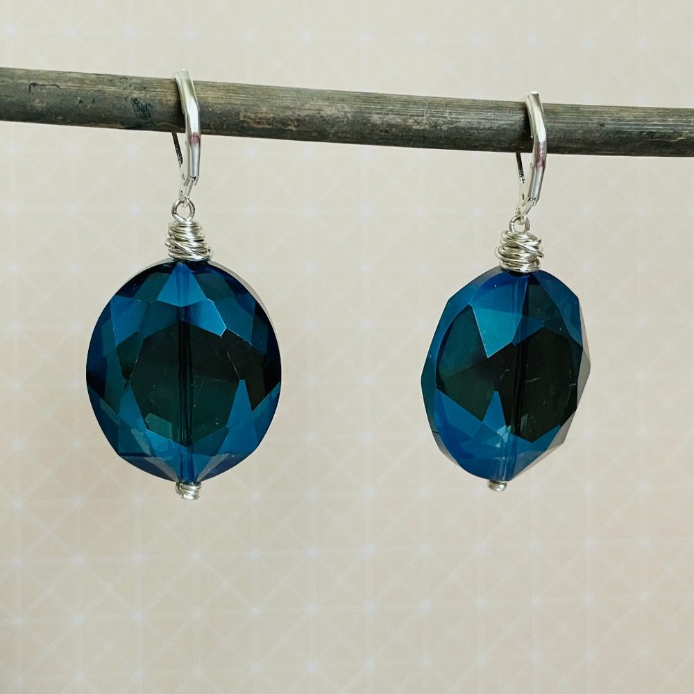 Artisan Navy Faceted Glass Beaded Dangle Drop Pierced Earrings 2” NEW
